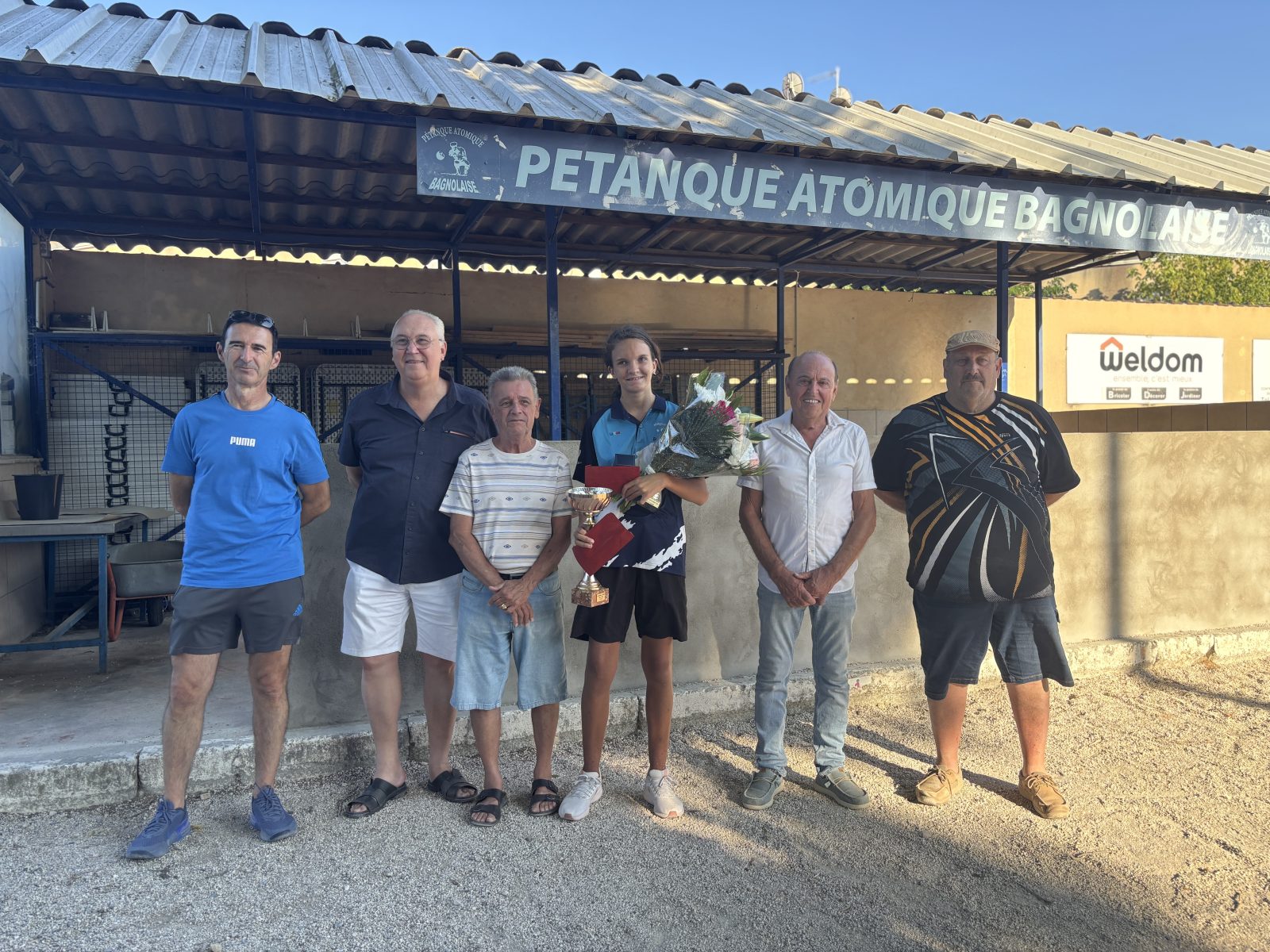 Bagnols-Sur-Cèze : Maellye Huguet, 13 ans, reçoit la médaille de la ville pour son titre de championne du Gard