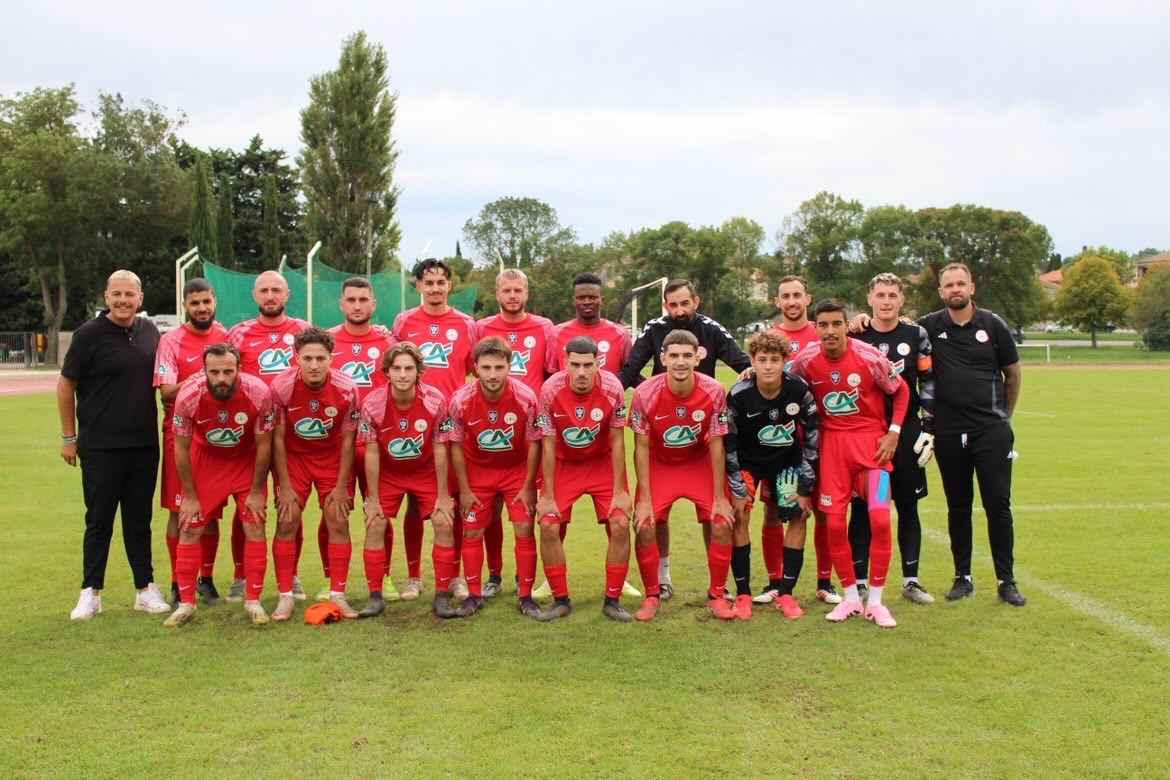 Coupe de France : Villeneuve-lès-Avignon résiste, puis s’incline logiquement face au voisin avignonnais