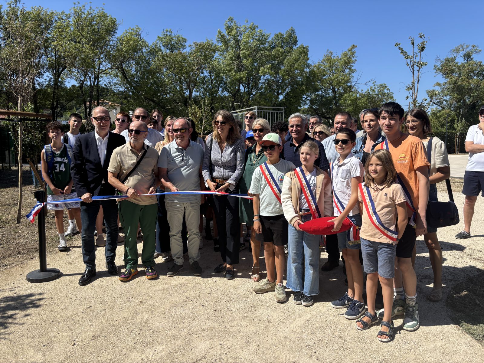 Villeneuve-lès-Avignon inaugure son city stade et son skate parc de la Laune