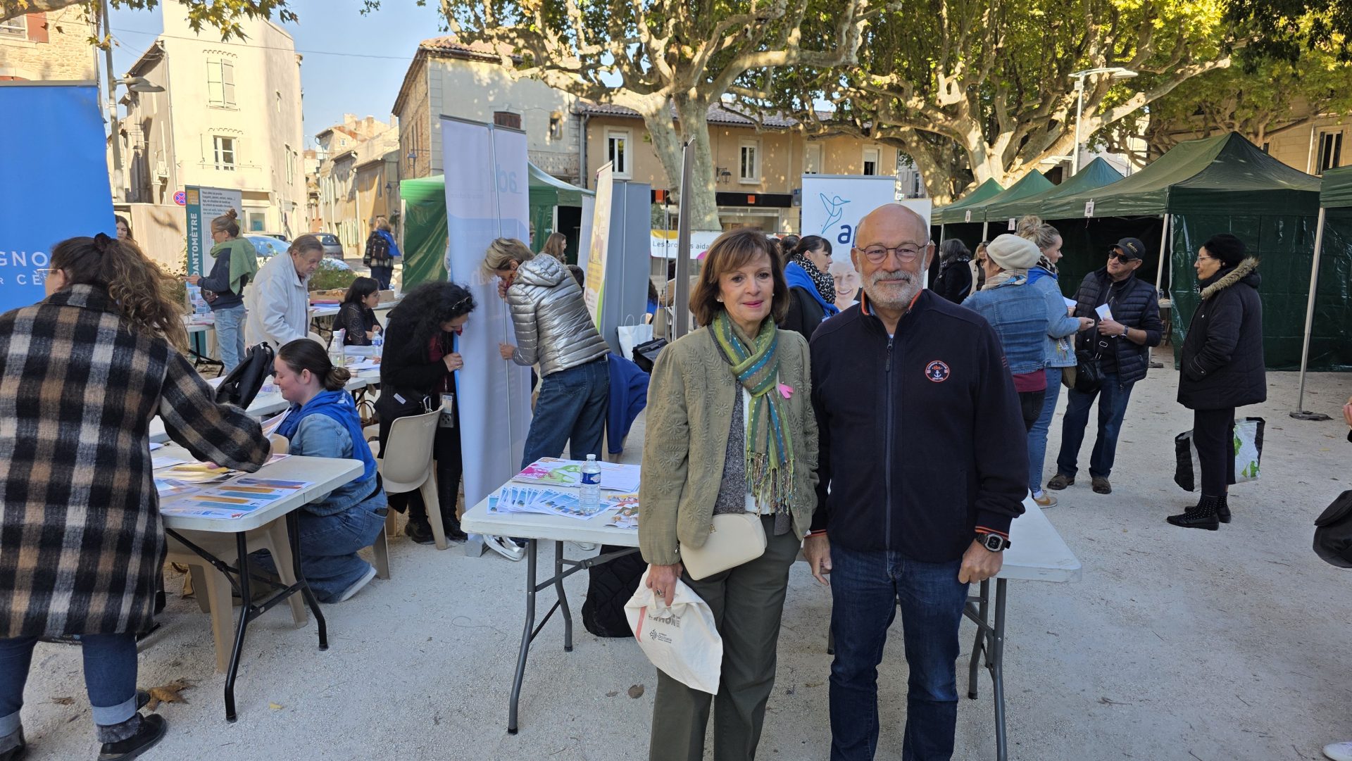 Bagnols-sur-Cèze : succès pour la Journée Gardoise des Aidants sur la place du Posterlon