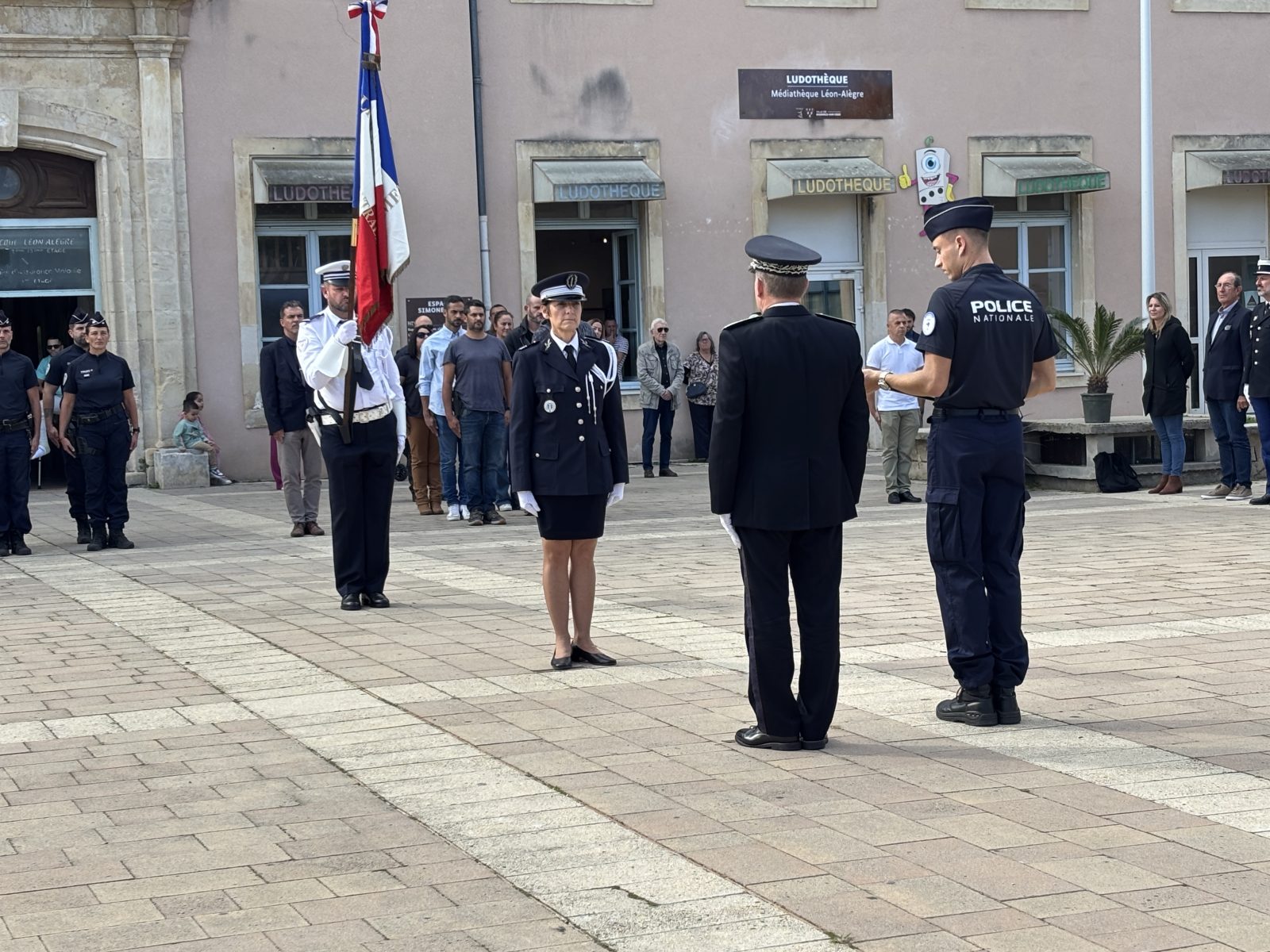 Bagnols-sur-Cèze : le commandant divisionnaire Isabelle Pascal prend la tête du commissariat
