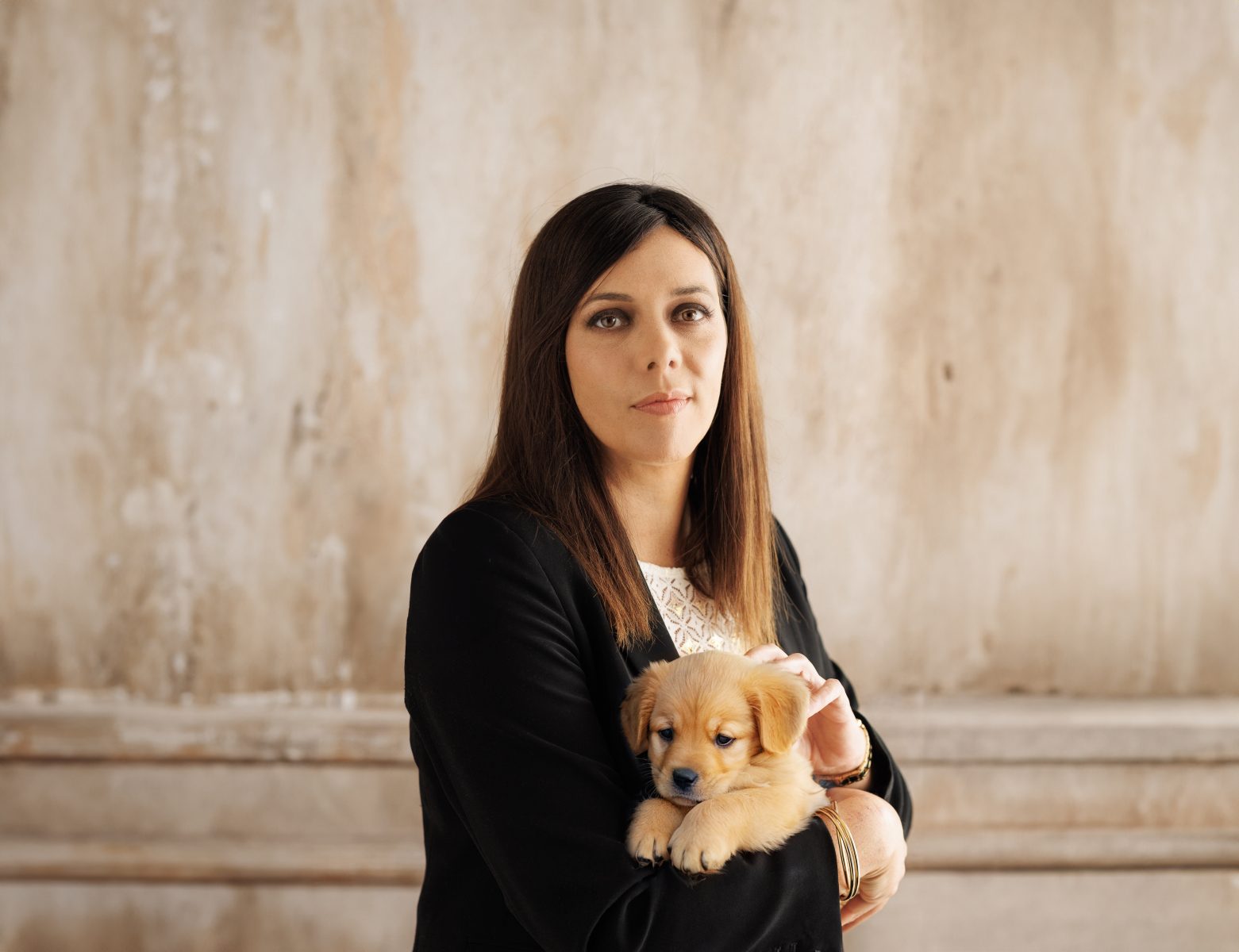 95 % des Français estiment que leur animal améliore leur santé mentale : l’analyse de Jessica Serra, éthologue et autrice nîmoise