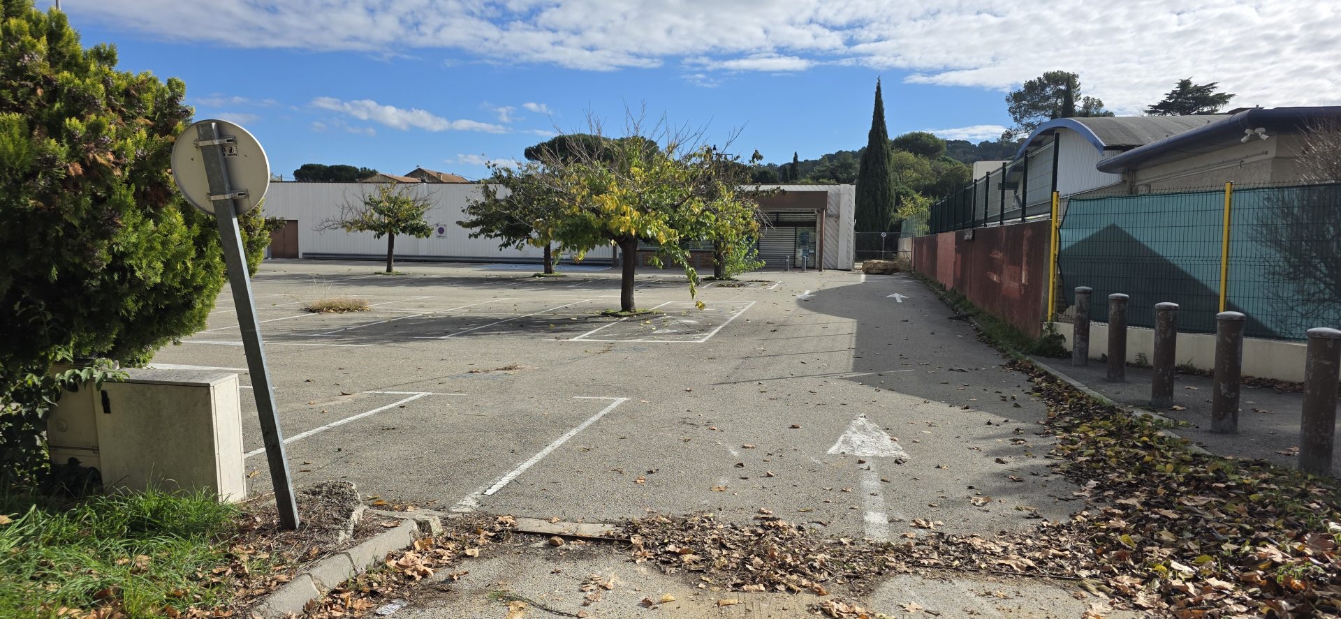 Le parking de l’ancien magasin ALDI désormais ouvert au public
