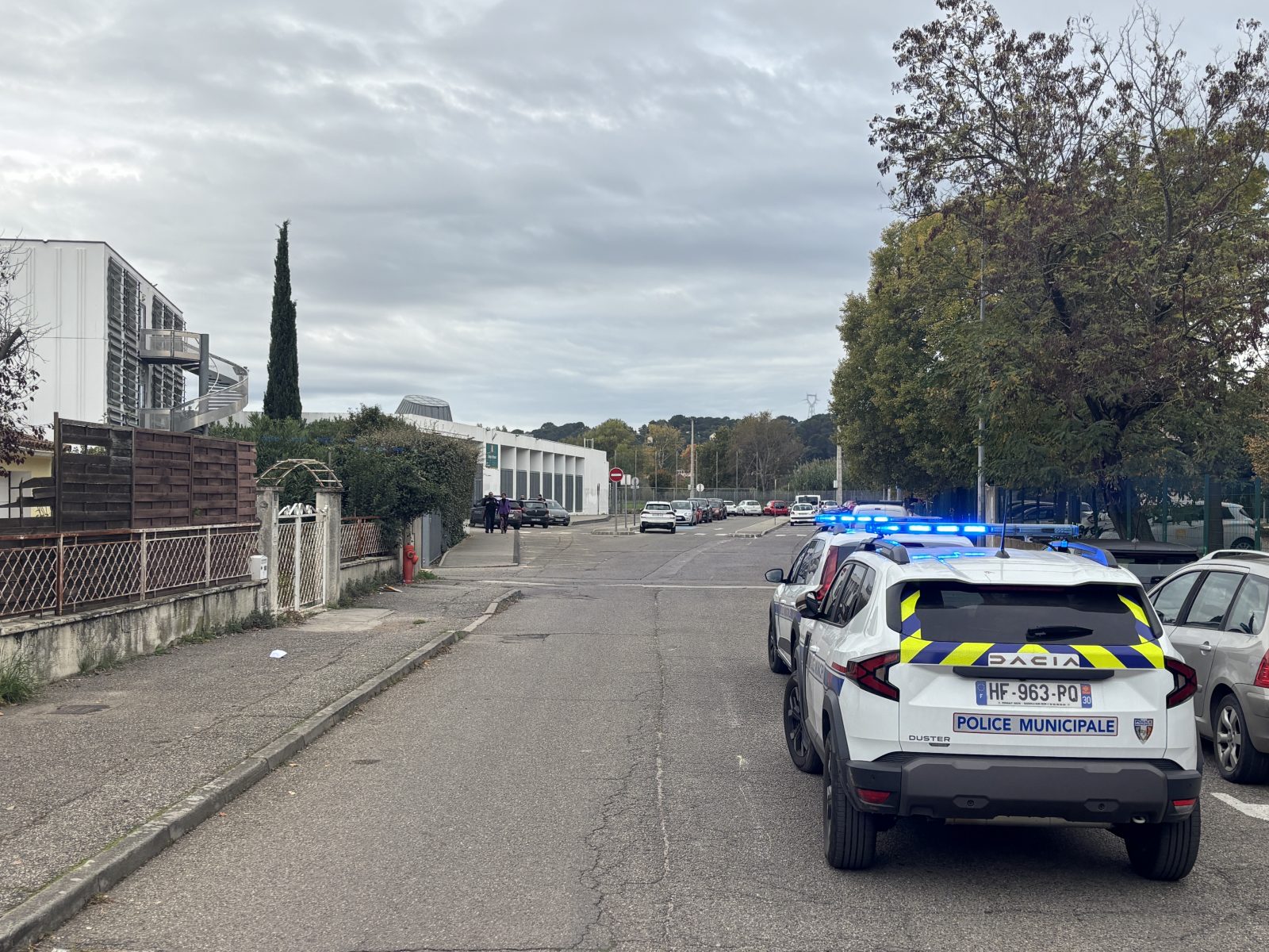 Incident en cours au collège Le Bosquet à Bagnols-sur-Cèze : une levée de doute en cours après une alerte à la bombe