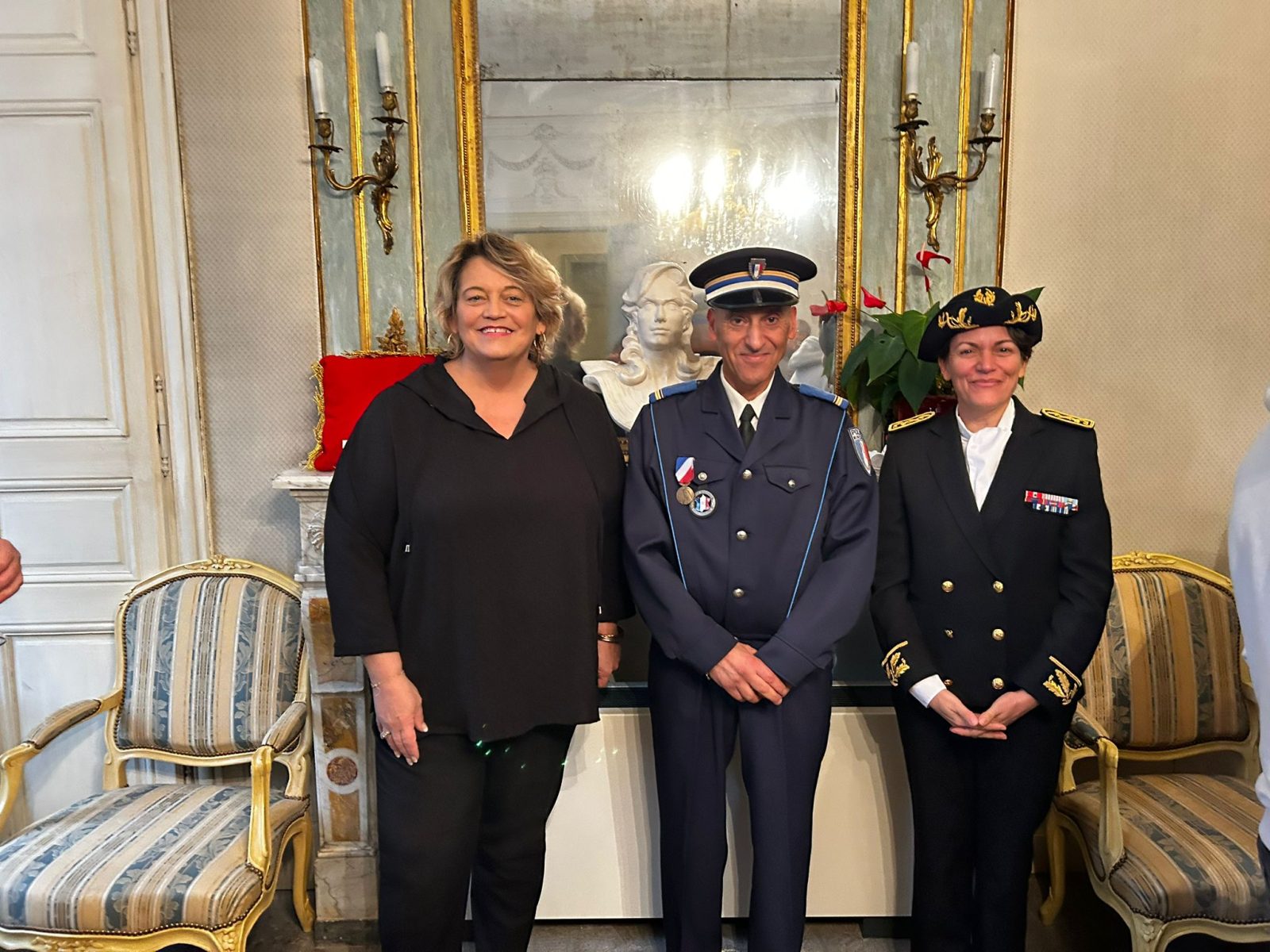 Roquemaure : le chef de la police municipale, Nordine Beddour, décoré de la médaille de la sécurité intérieure