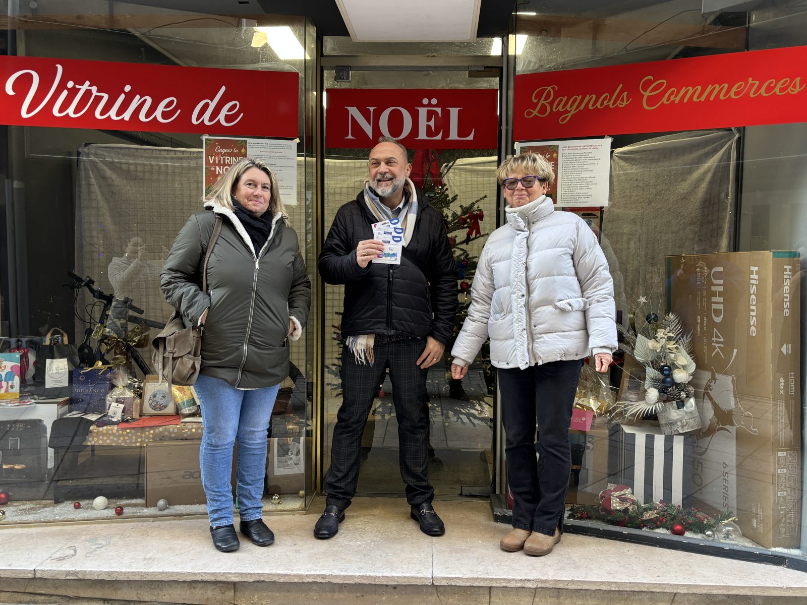 Vitrine de Noël à Bagnols : la gagnante du grand jeu est connue