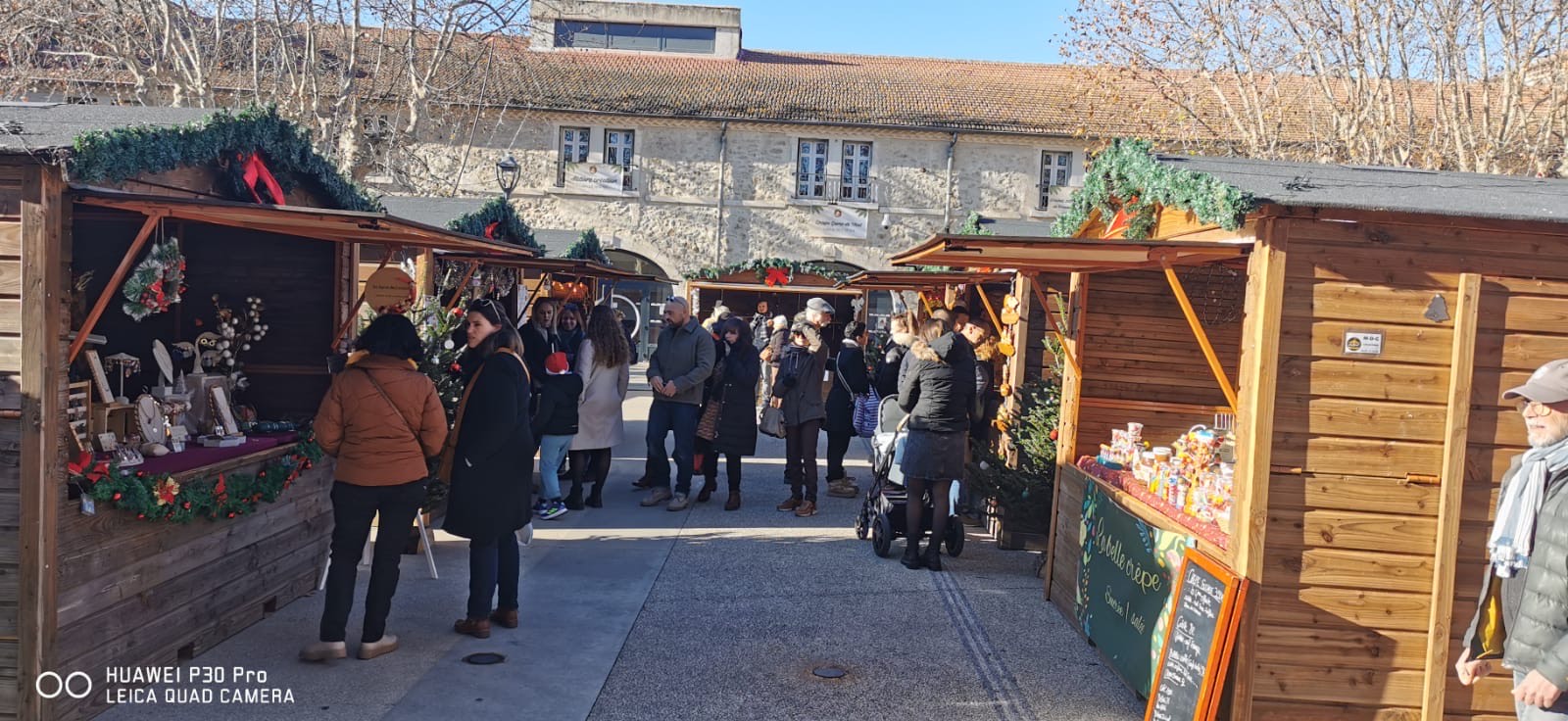 Pont-Saint-Esprit : les animations pour un « Noël enchanteur » se poursuivent : le marché de Noël en point d’orgue