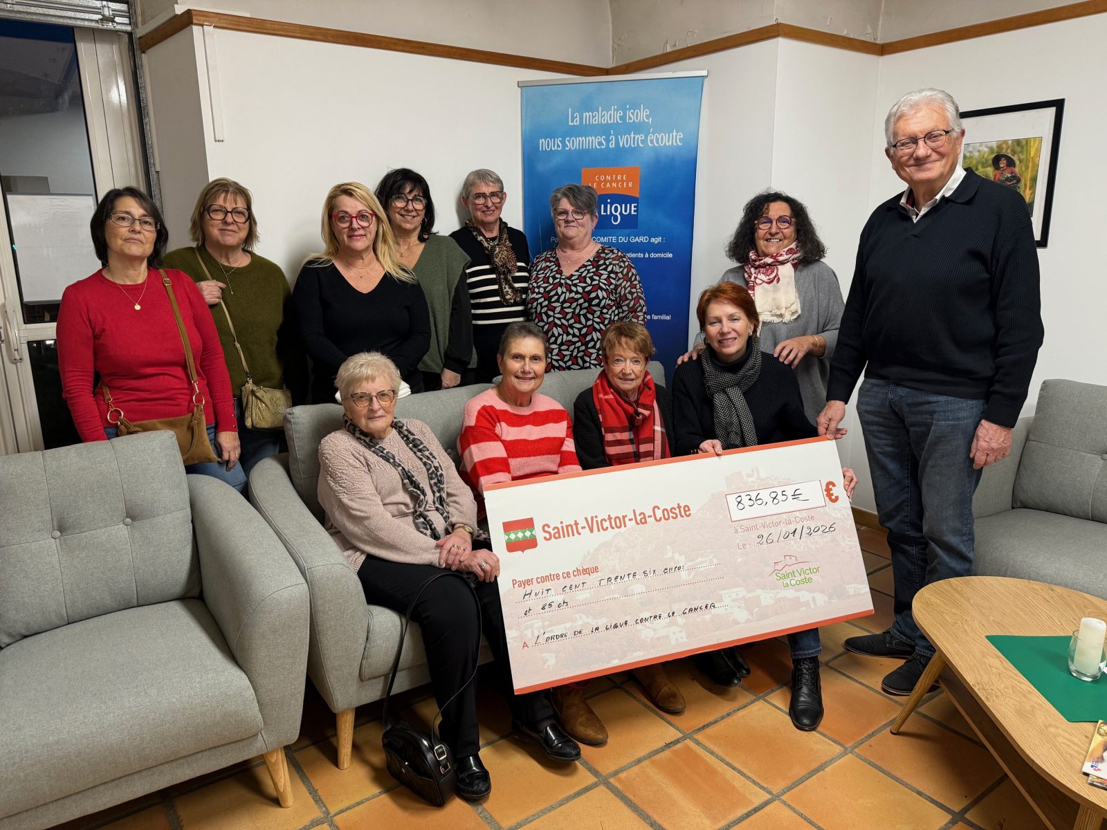 Saint-Victor-la-Coste : le CCAS remet un chèque de 836,85 € à la Ligue contre le cancer