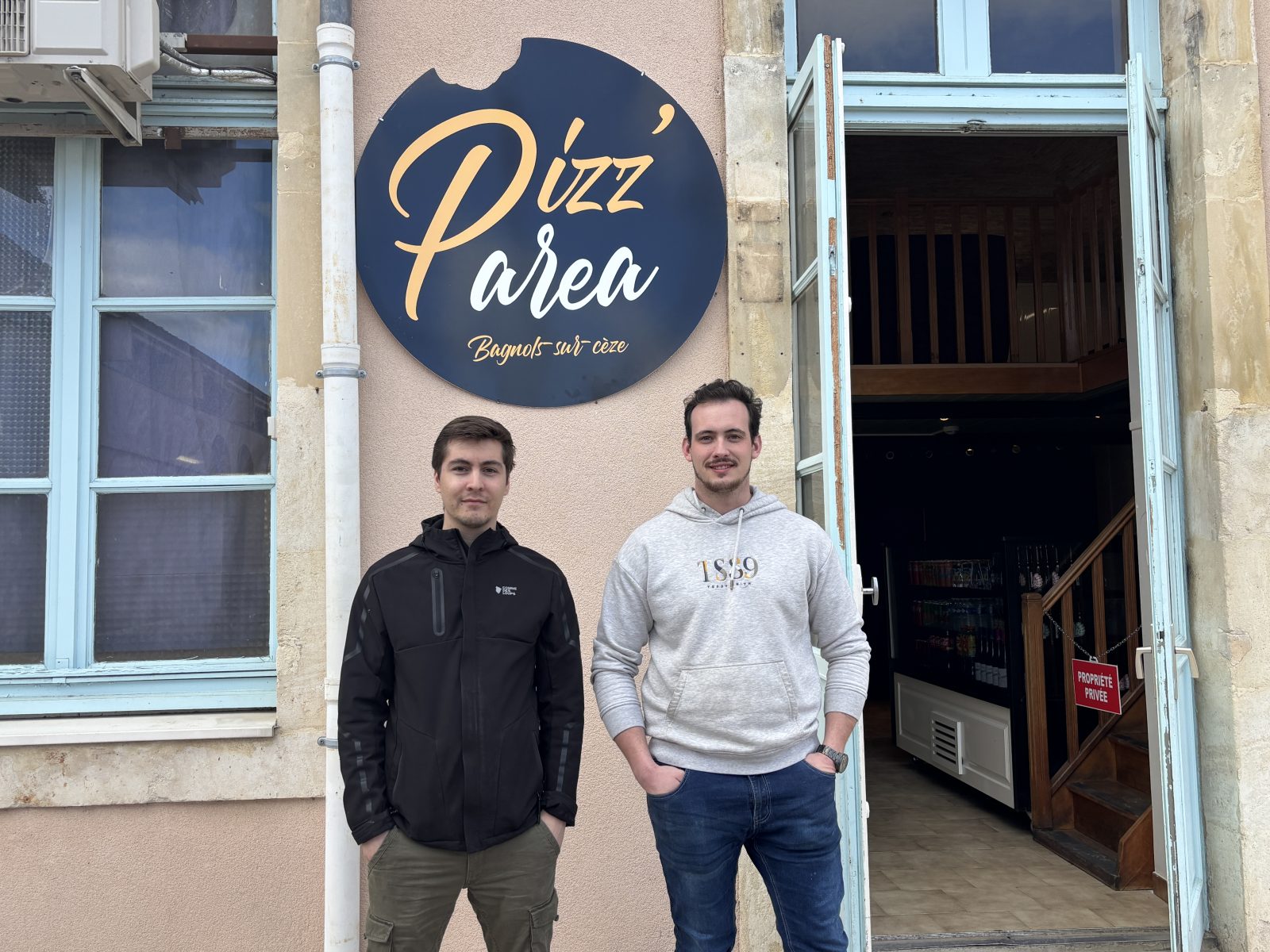 À 25 ans, Geoffrey et Killian lancent Pizz’ Area : le pari audacieux de deux amis d’enfance à Bagnols-sur-Cèze