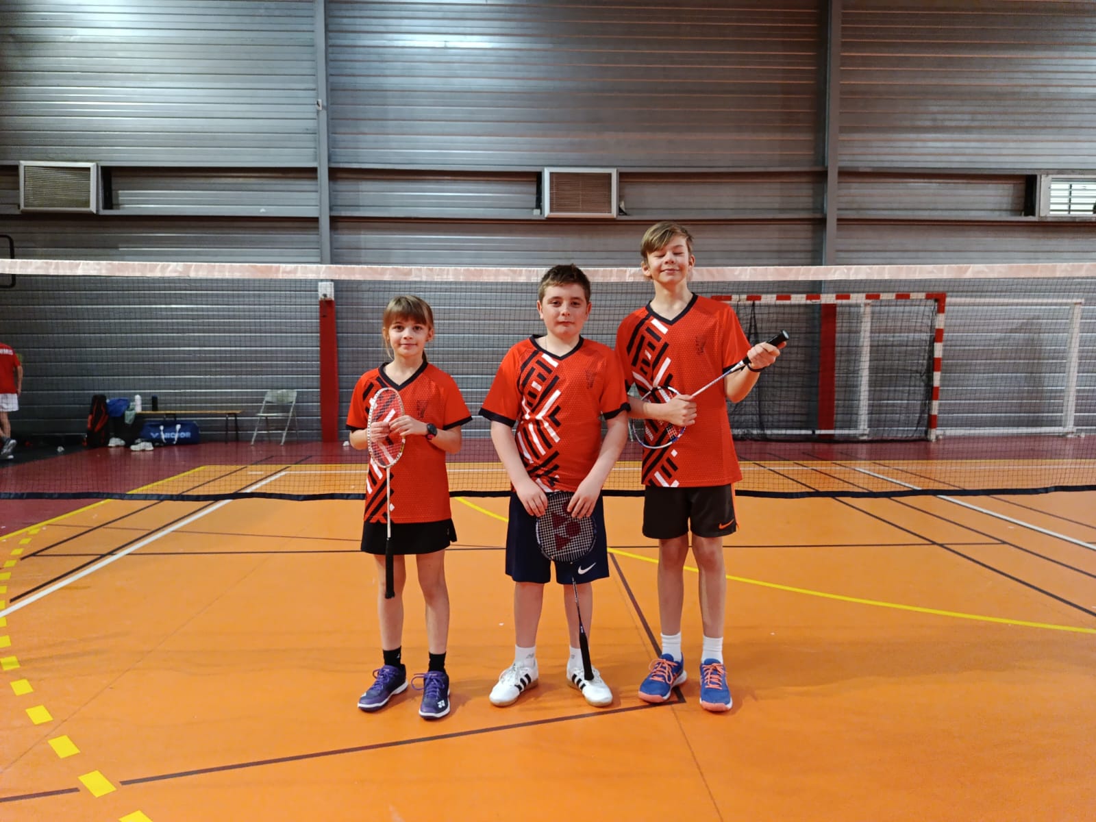 Les Jeunes Volants du Badminton Gard Rhodanien en Action à Villeneuve-lès-Avignon