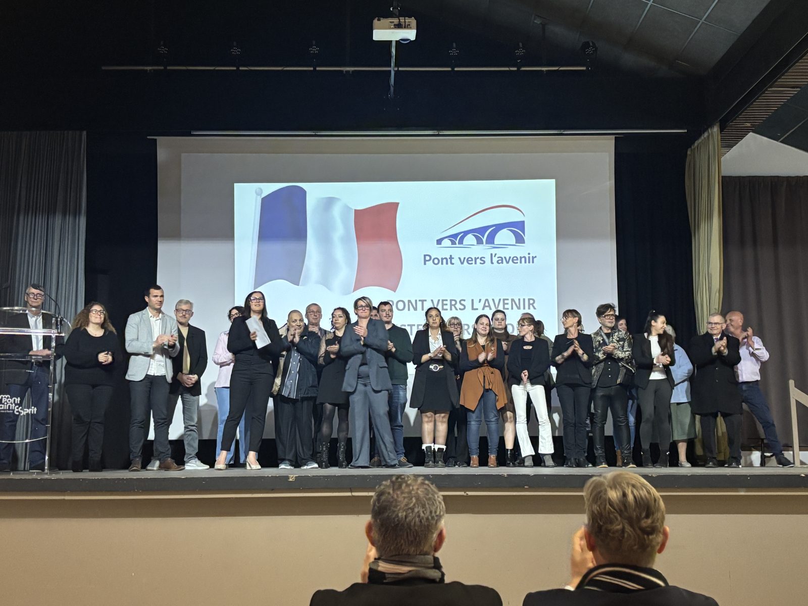 Municipales à Pont-Saint-Esprit : Aurélie Delwarte déroule son projet et revendique “la seule liste de droite”