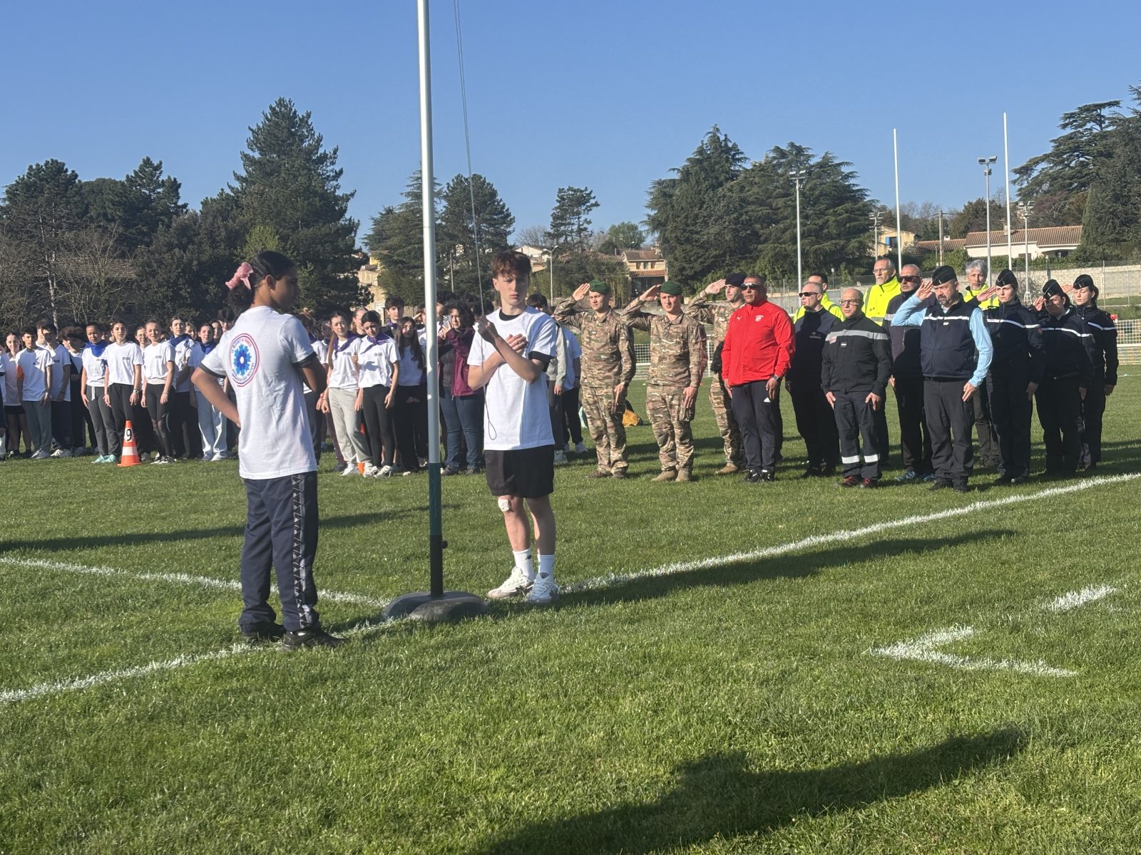 Pont-Saint-Esprit : 220 collégiens plongés au cœur de la citoyenneté au Clos Bon-Aure