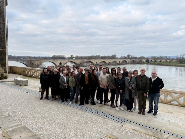 Pont-Saint-Esprit : Aurélie Delwarte met en avant trois priorités sociales, éducatives et sportives pour les municipales