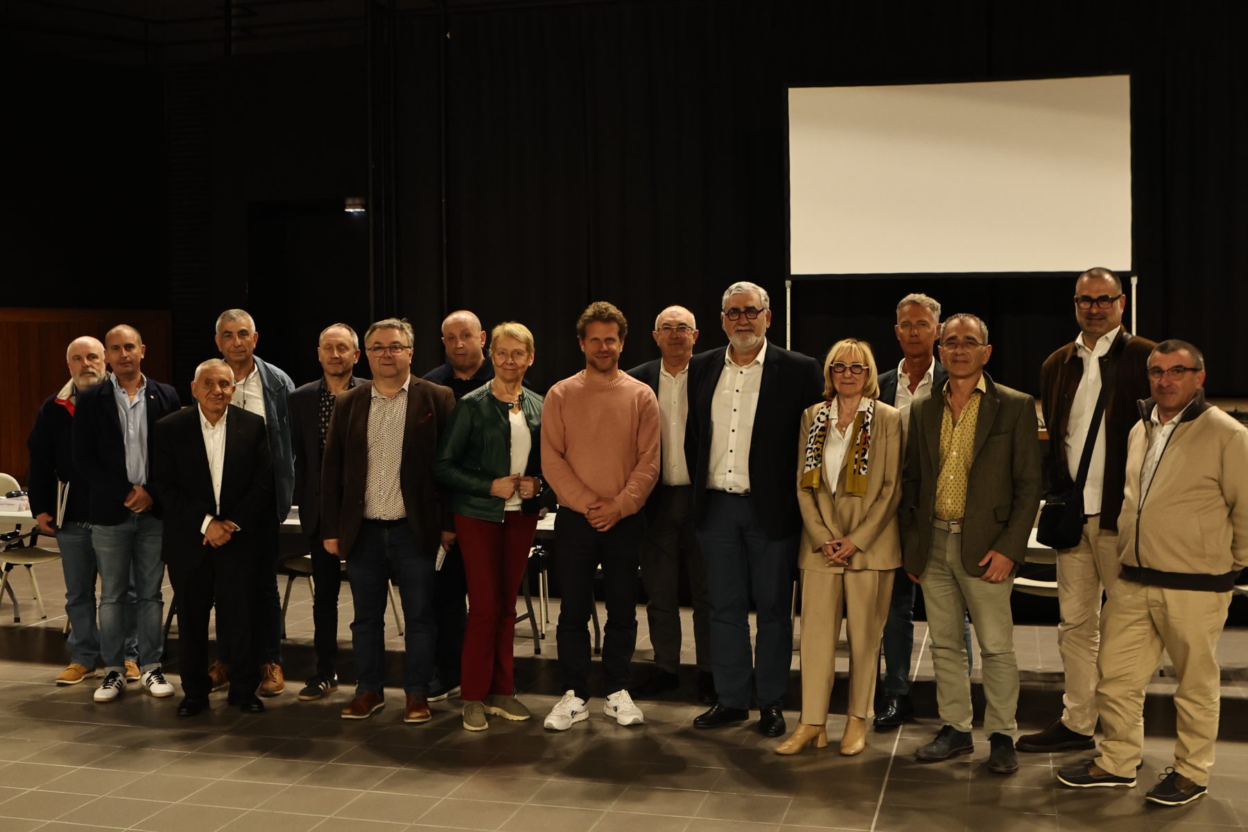 Gard rhodanien : un exécutif réélu autour de Christophe Serre, sans vice-présidence pour Bagnols-sur-Cèze