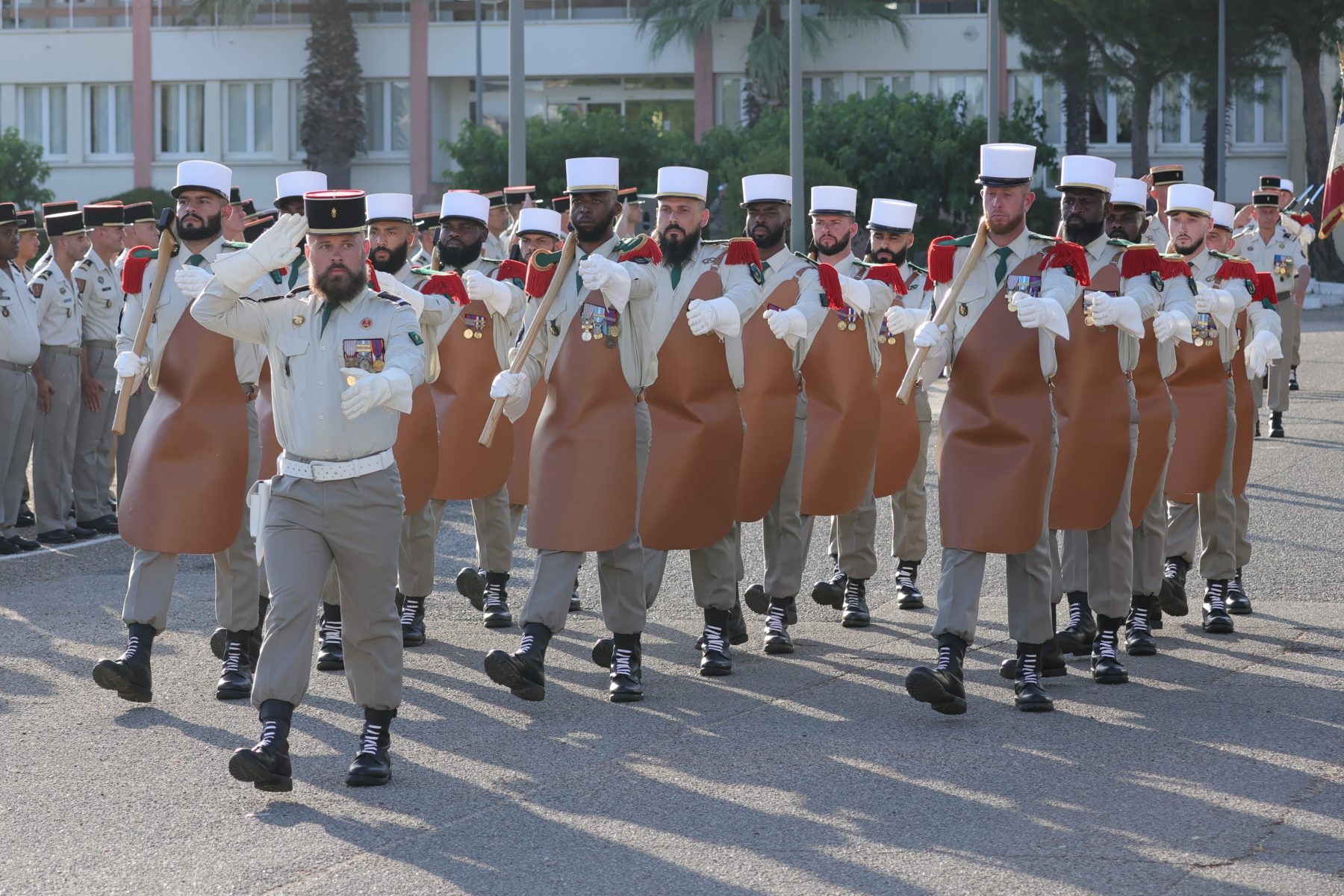 Camerone : le 1er REG perpétue la tradition légionnaire à Laudun-l’Ardoise