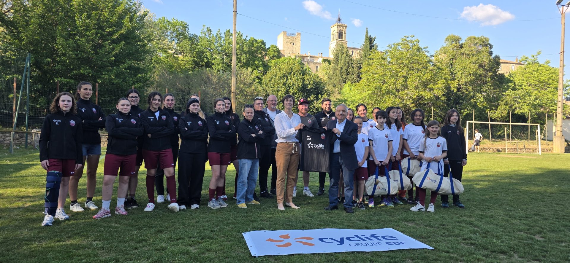 Cyclife France aux côtés du groupement de football féminin de football de Cavillargues–Chusclan–Laudun-l’Ardoise