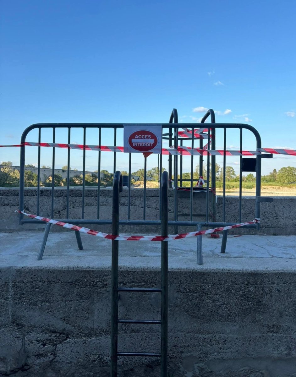 Pont-Saint-Esprit : la digue de nouveau fermée après la découverte de deux obus