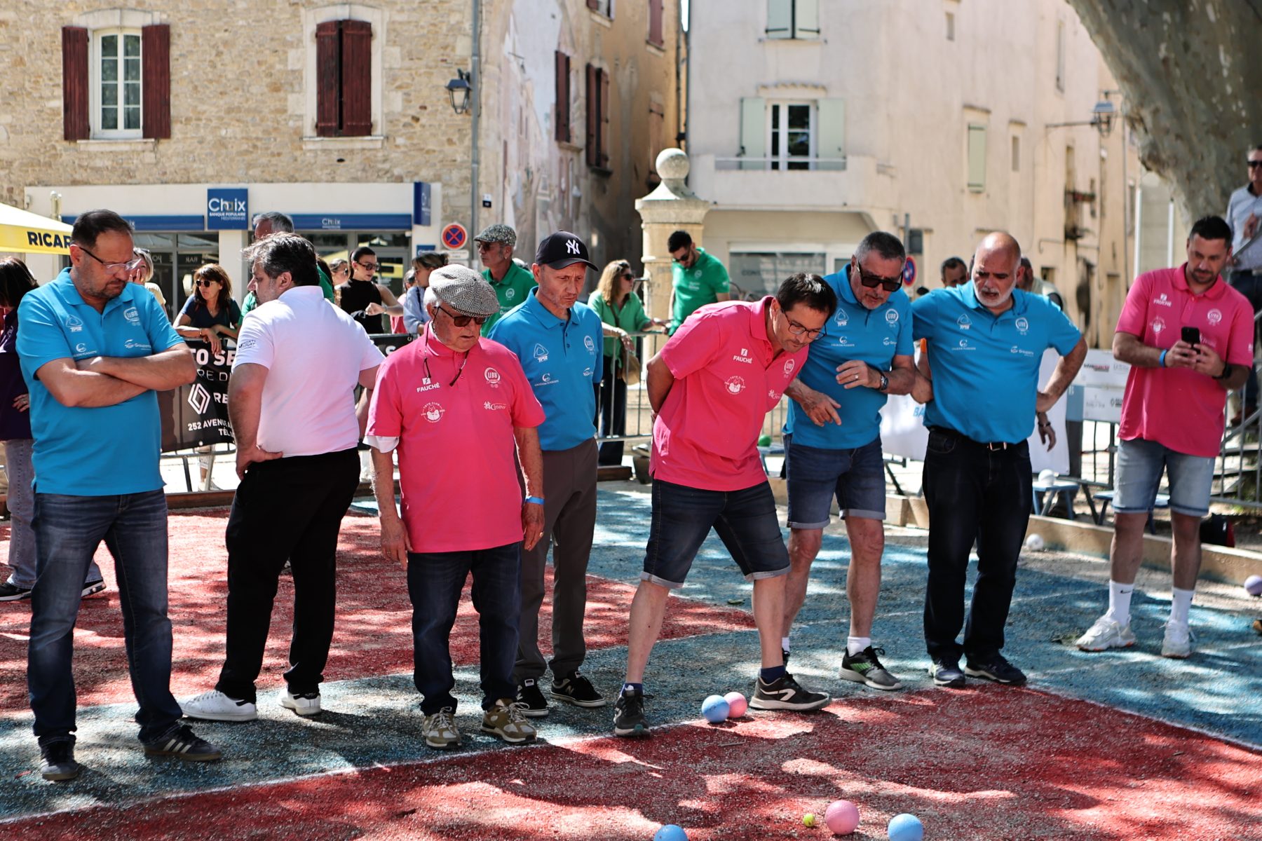 Bagnols-sur-Cèze : convivialité et découverte du sport-boules pour le Gentleman bouliste Serge Deleuze
