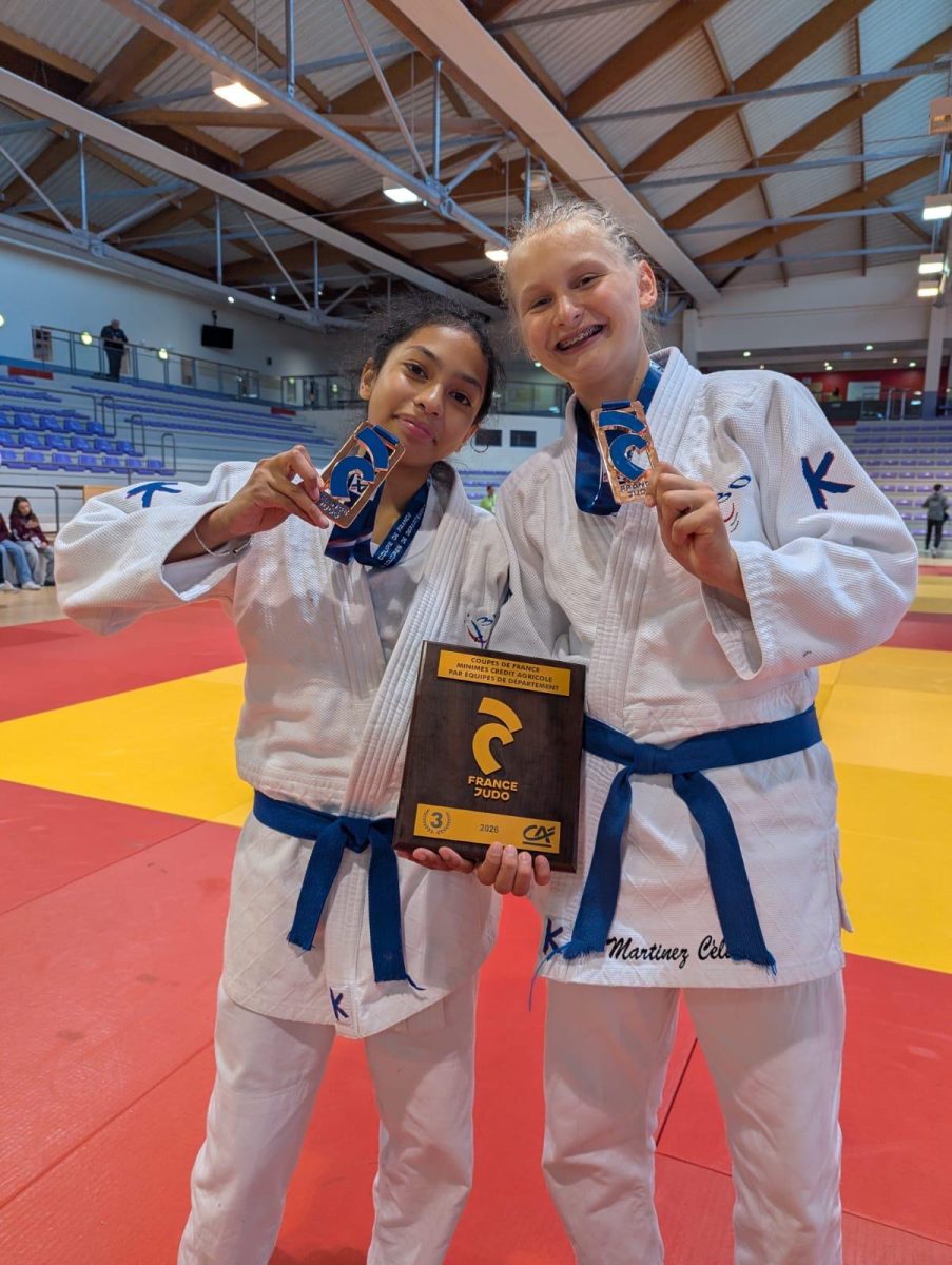 Deux jeunes judokates du Judo30 et de Bagnols Judo médaillées de bronze au championnat de France par équipes de départements