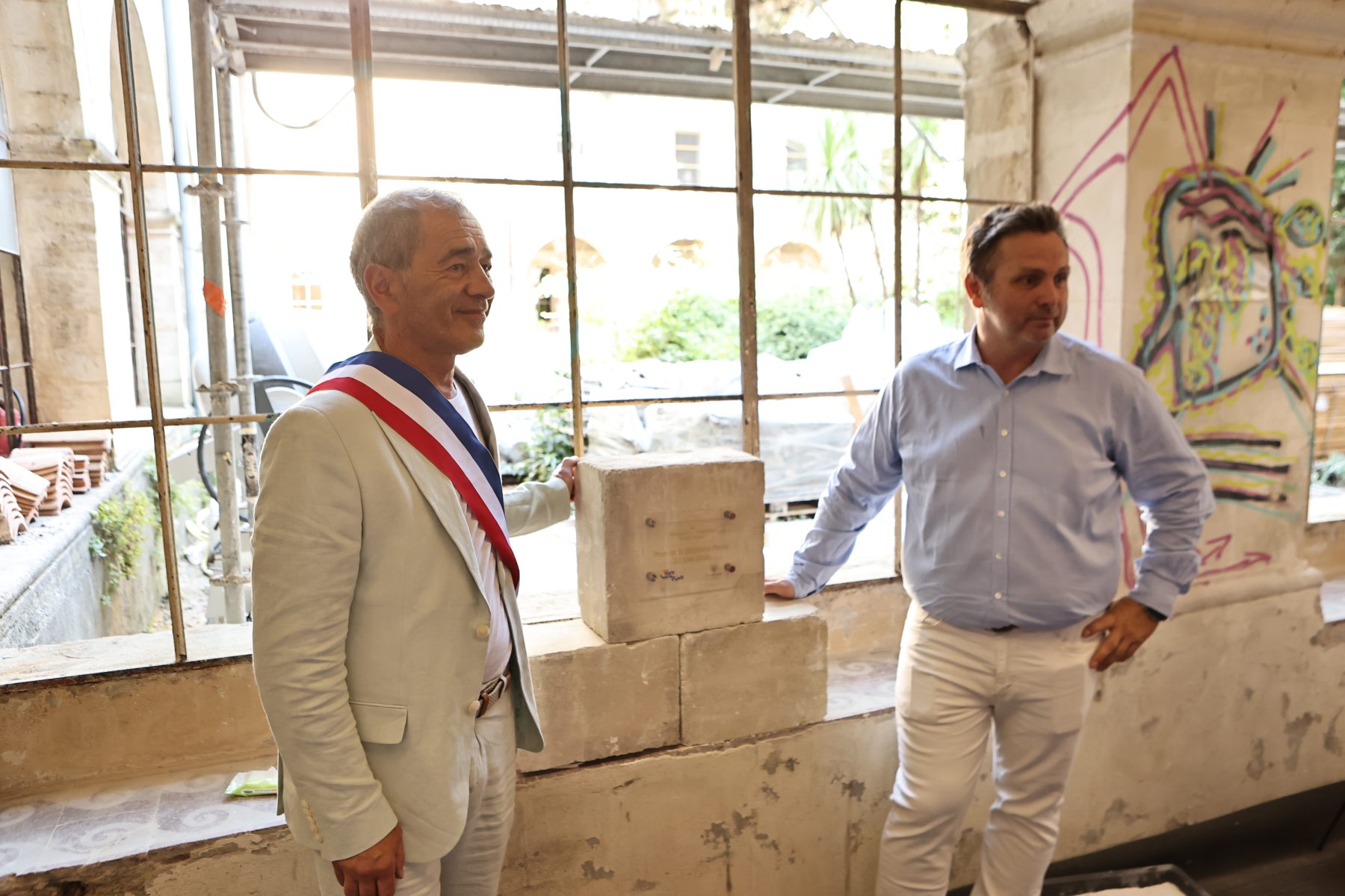 Pont-Saint-Esprit : la réhabilitation de l’Hôtel-Dieu entre dans le concret avec la pose de la première pierre
