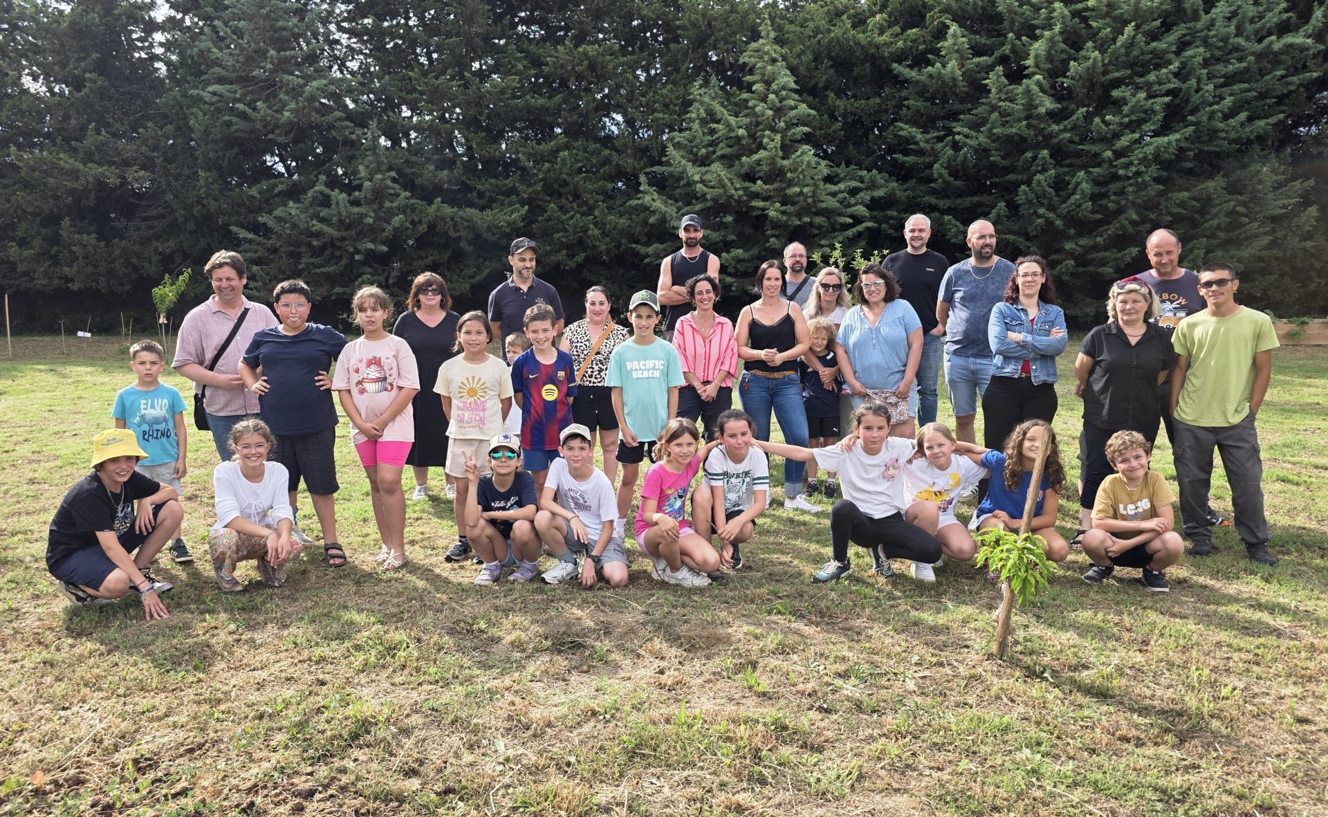 Tresques : trois mois après, les enfants retrouvent les plantations qu’ils ont réalisées avec fierté