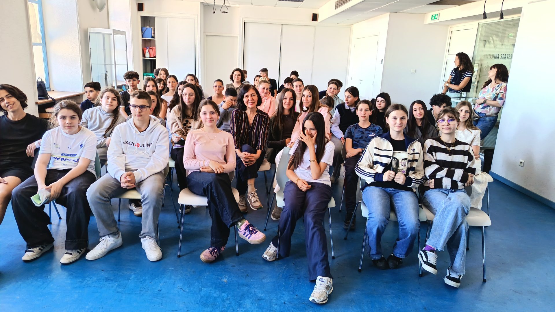 La tribune du Collège B2V – Kesako ? Une autrice à la médiathèque