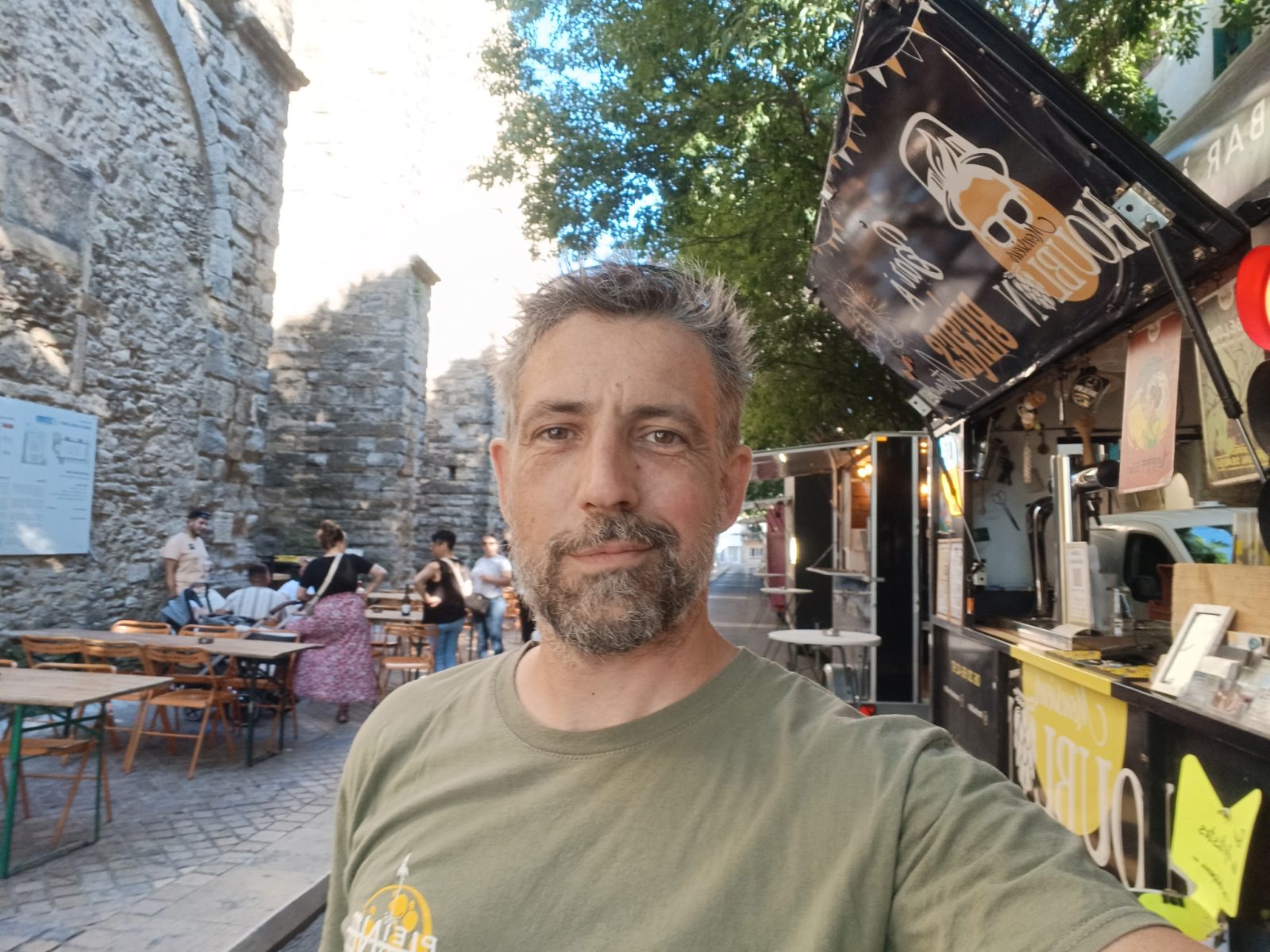 Les Dredis fêtent leur 6e saison : quand Monsieur Houblon fait vivre les villages du Gard rhodanien !