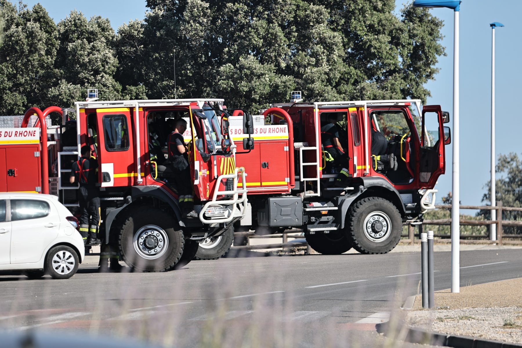Incendie à Rochefort-du-Gard : 60 hectares brûlés, le village a évité le pire