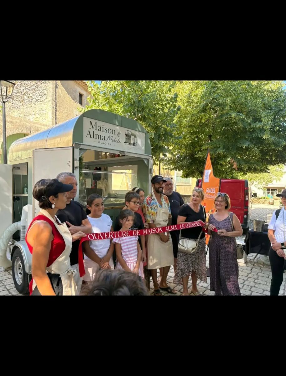 Saint-Laurent-des-Arbres : Maison Alma 2 installe son glacier mobile au cœur du village