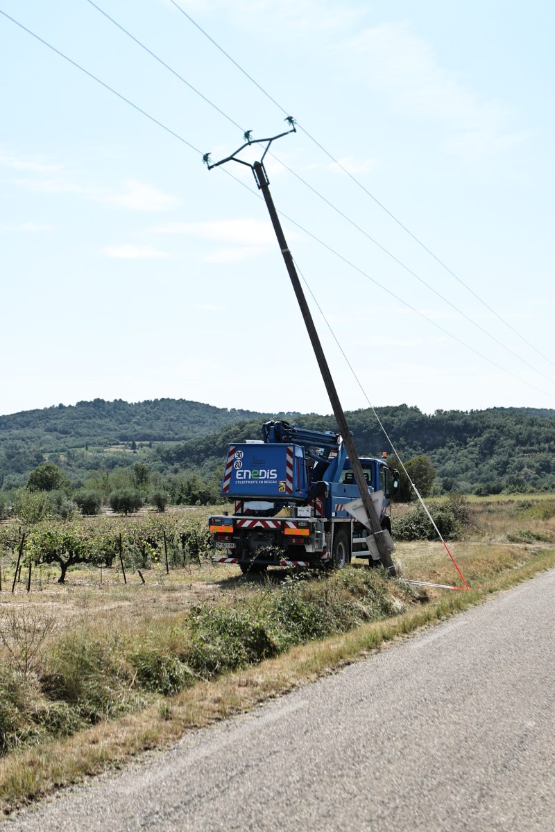 Gard rhodanien : un incident sur le réseau haute tension touche quatre communes du Nord