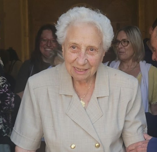 Saint-Étienne-des-Sorts : Josette Gérus célèbre ses 100 ans, entourée de tout un village