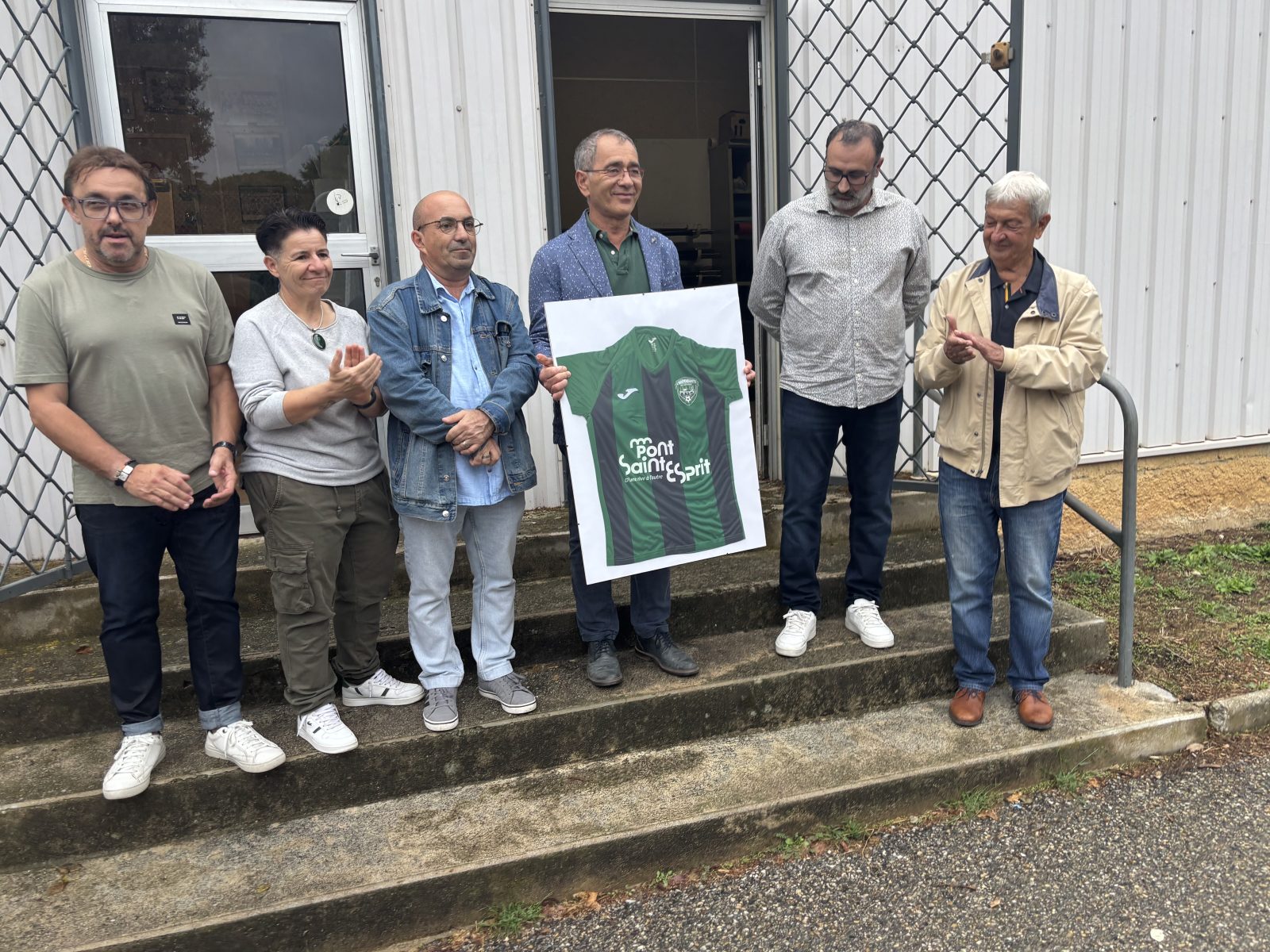 Pont-Saint-Esprit : l’Indépendante retrouve son siège historique, un symbole fort pour la renaissance du club