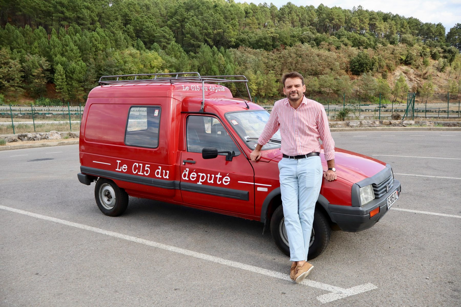 Gard : Pierre Meurin va relier Alès à Paris en Citroën C15 pour parler automobile et ZFE